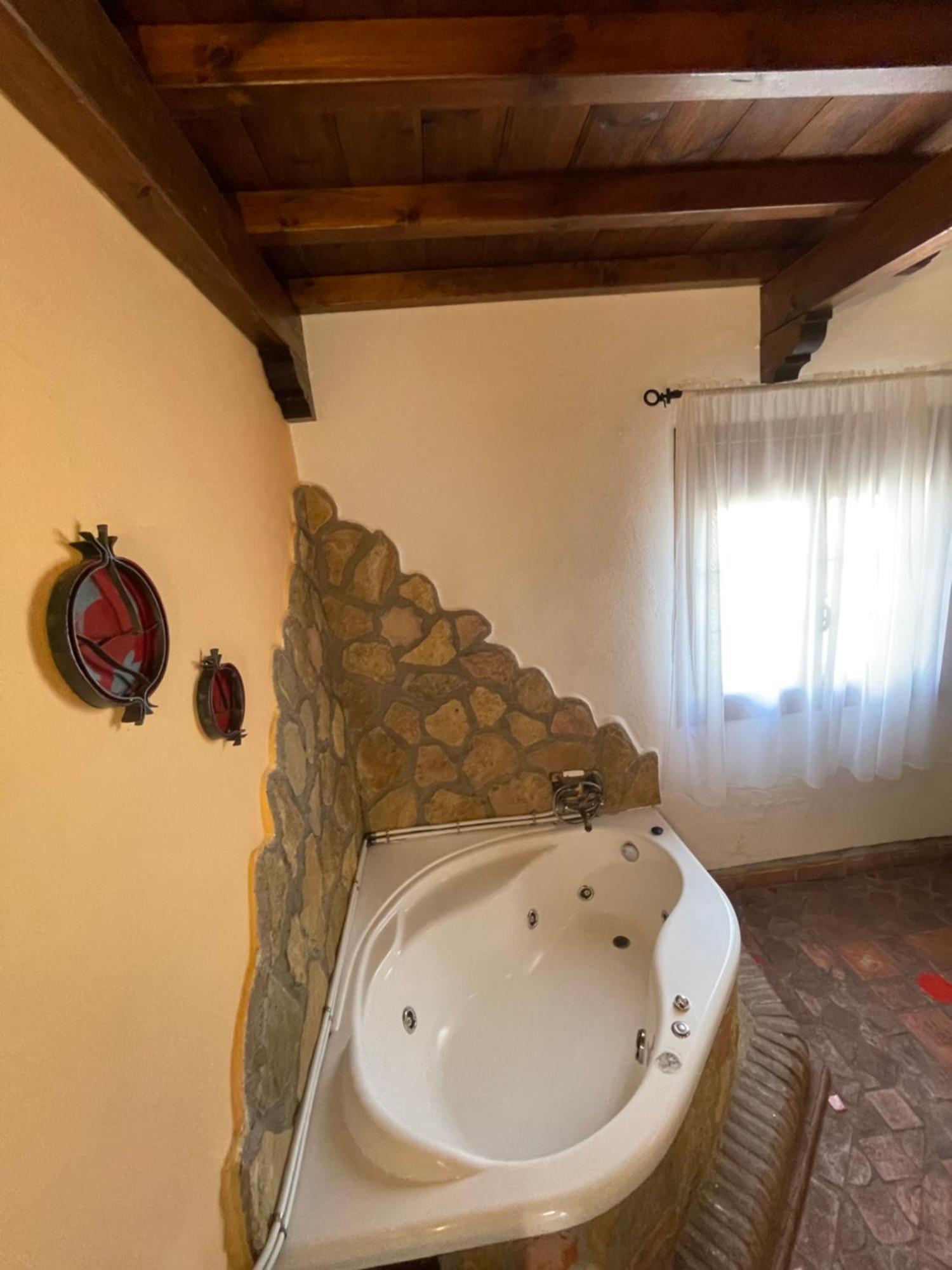 Hotel La Hacienda Del Marquesado Albunan Esterno foto