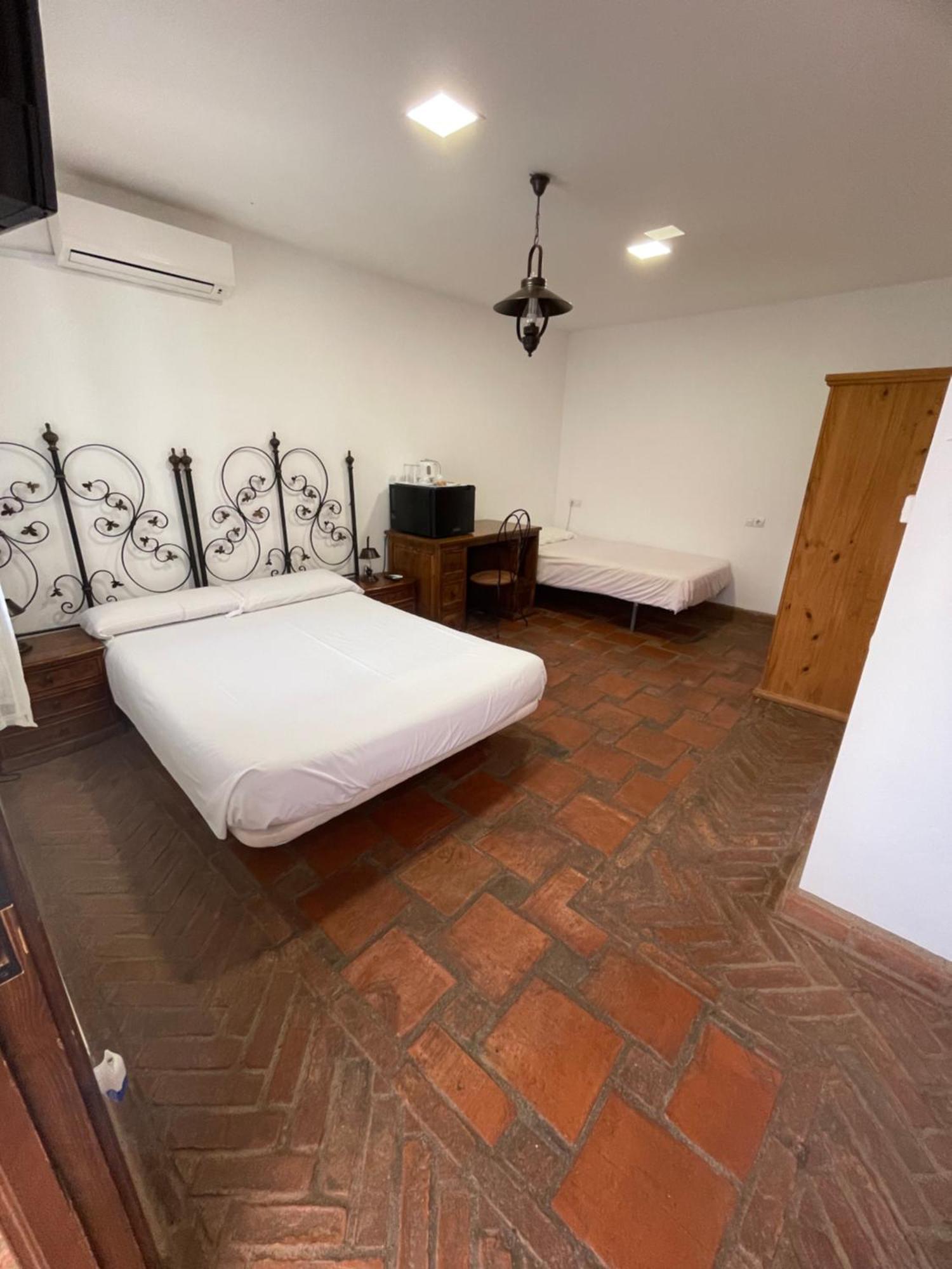 Hotel La Hacienda Del Marquesado Albunan Esterno foto