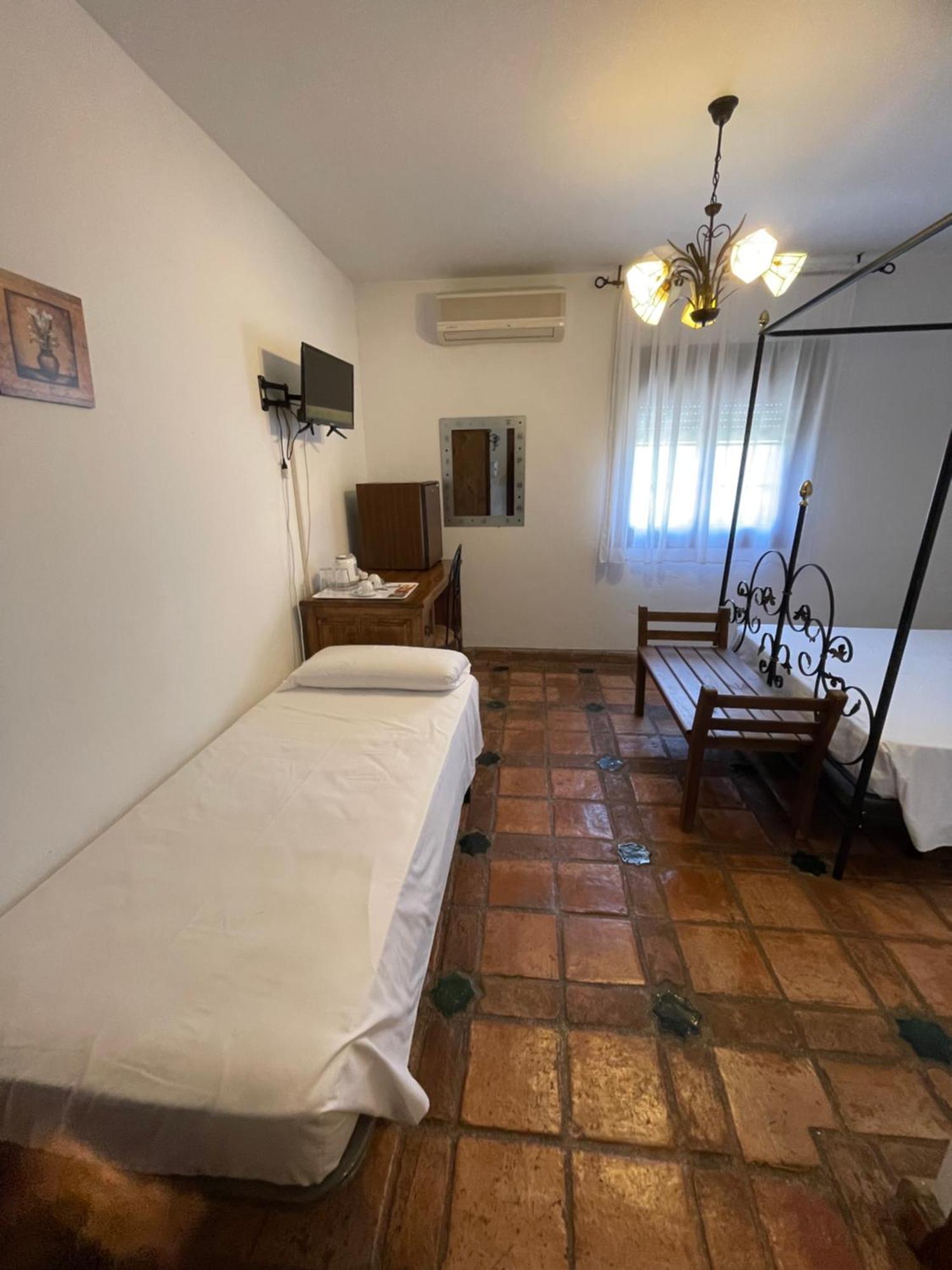 Hotel La Hacienda Del Marquesado Albunan Esterno foto